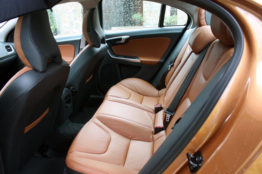  Volvo S60 2010 года  (фото 101 из 226)